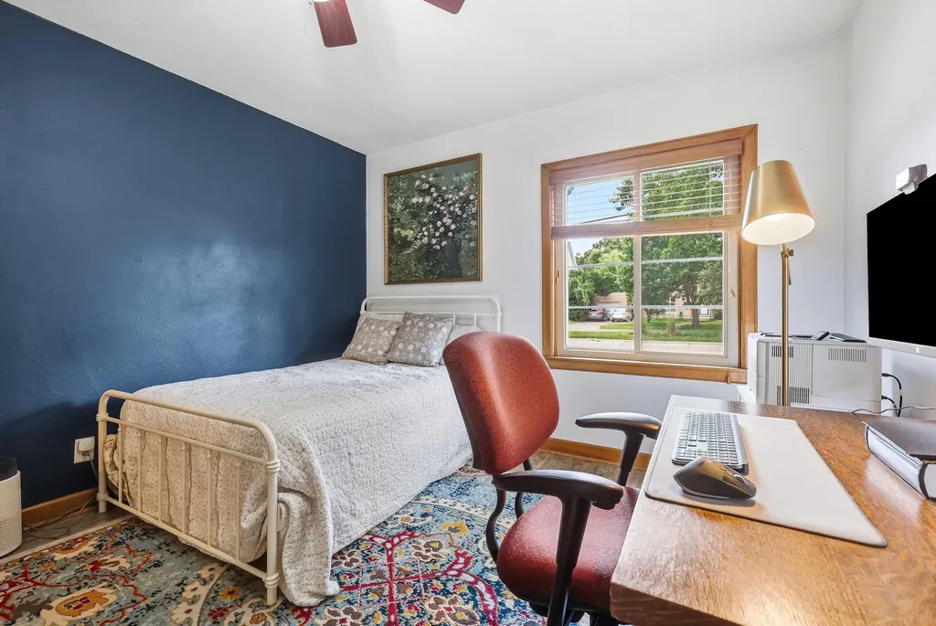 530 S Grandview Dubuque IA 52003