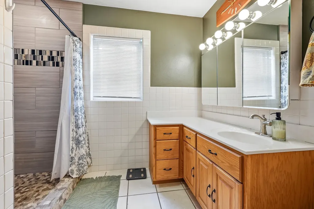 530 S Grandview Dubuque IA 52003