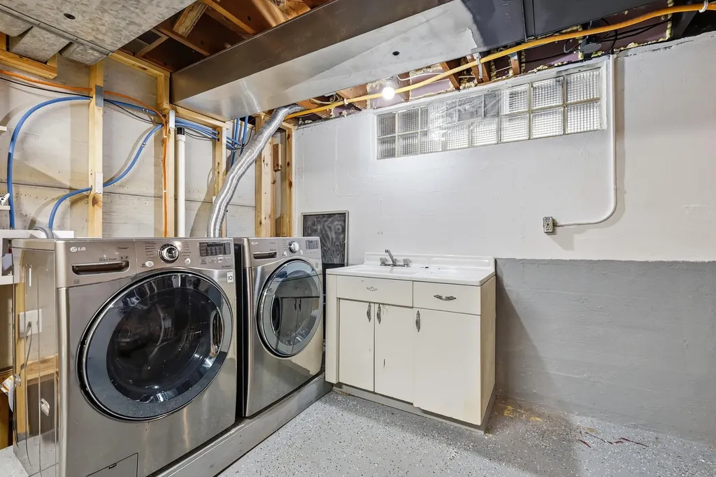 530 S Grandview Dubuque IA 52003