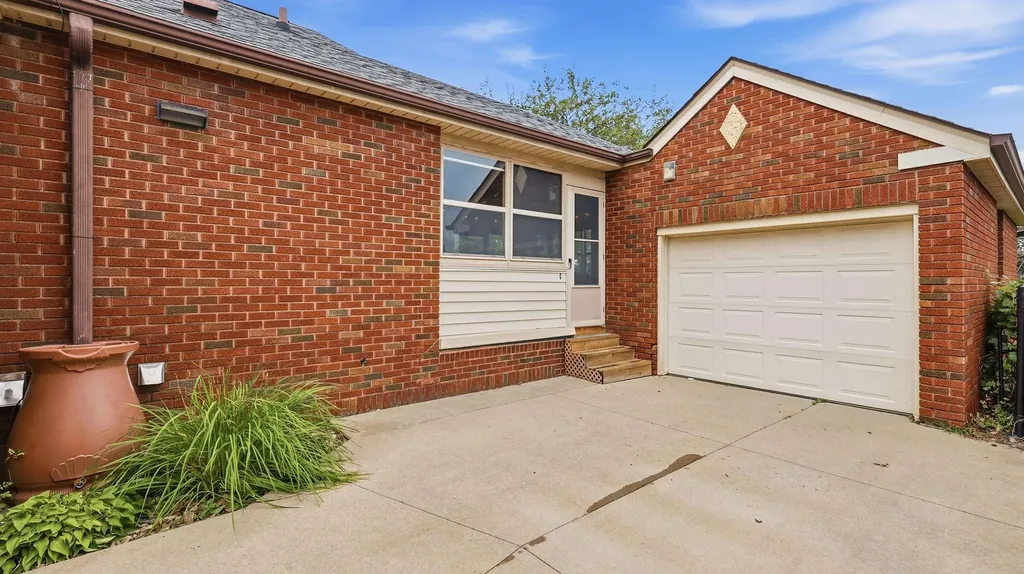 530 S Grandview Dubuque IA 52003