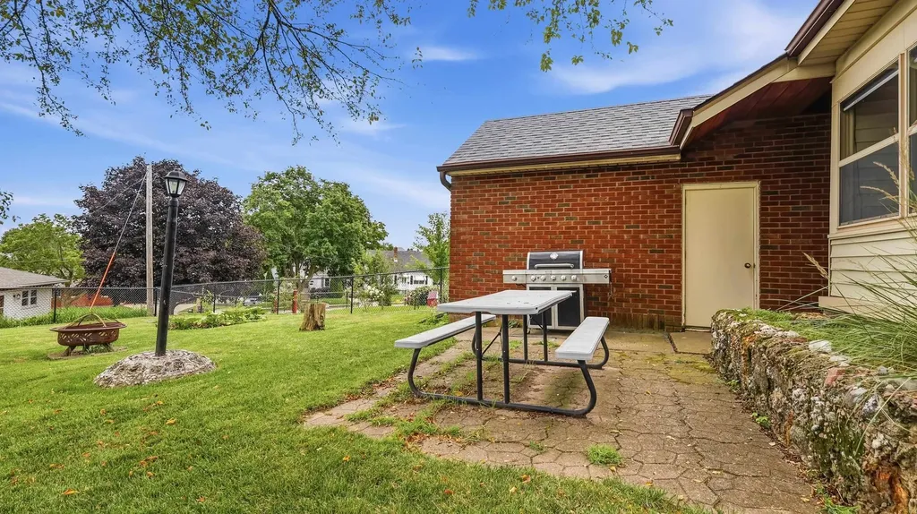 530 S Grandview Dubuque IA 52003