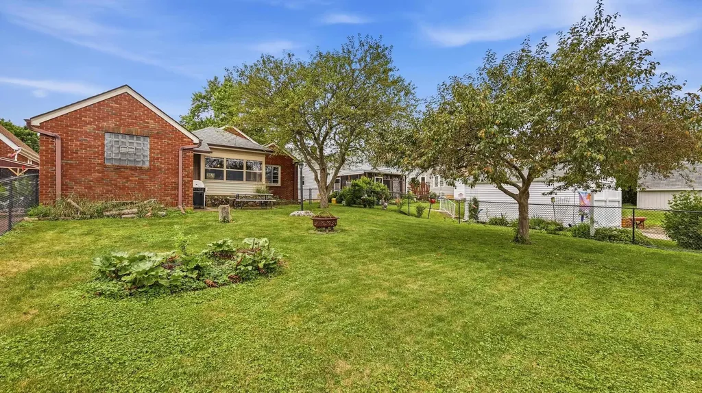 530 S Grandview Dubuque IA 52003