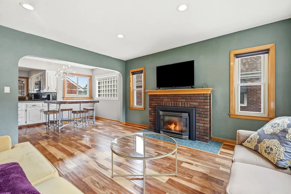 530 S Grandview Dubuque IA 52003