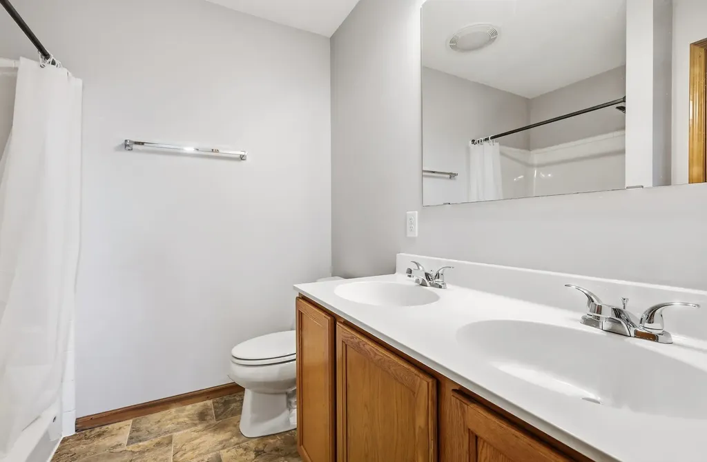 2650 Millstone Dubuque IA 52002