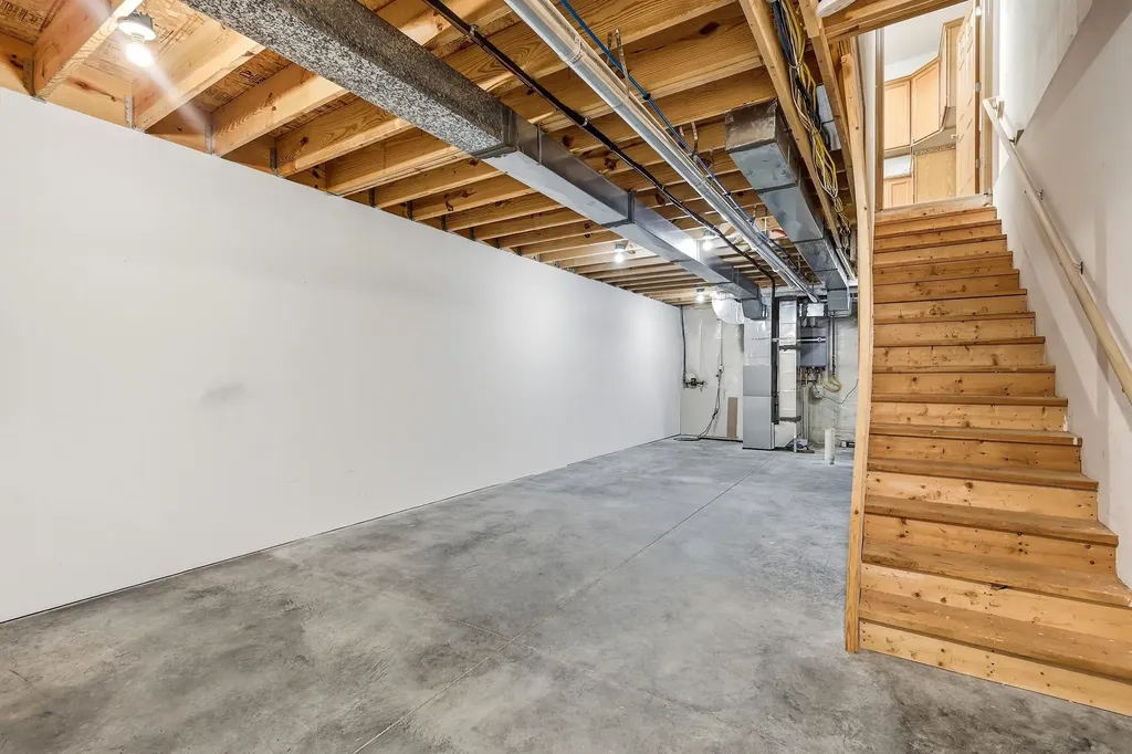 2650 Millstone Dubuque IA 52002