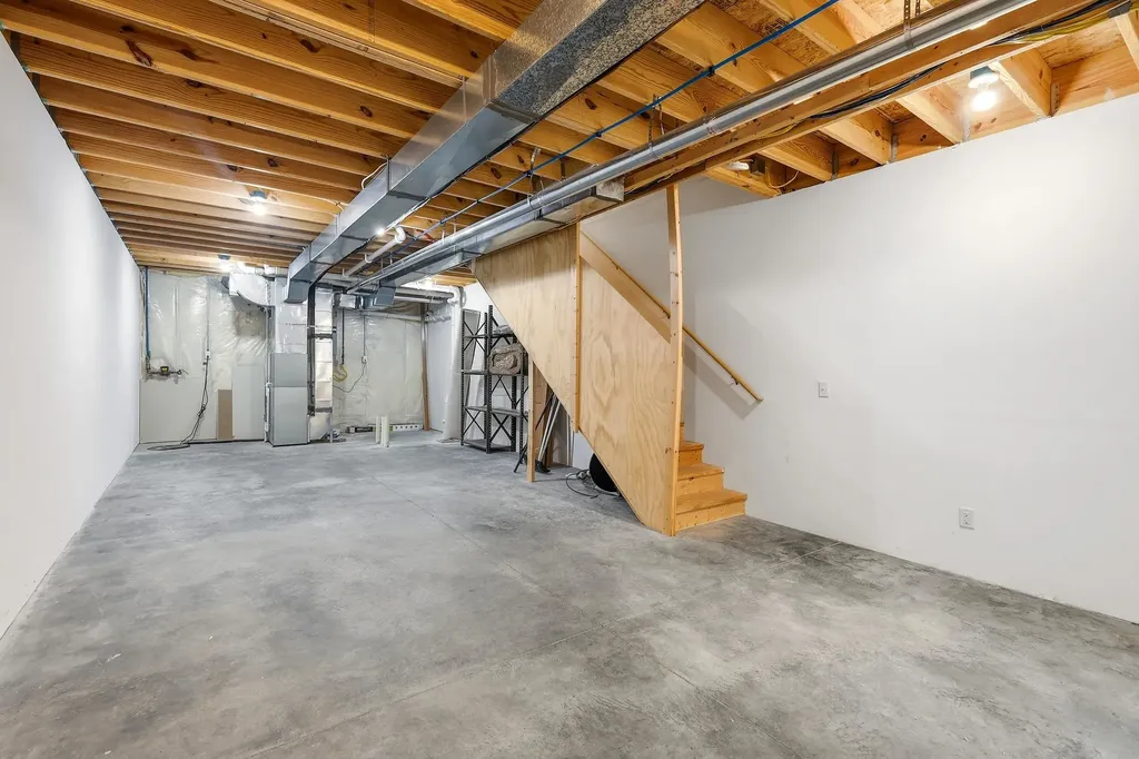 2650 Millstone Dubuque IA 52002