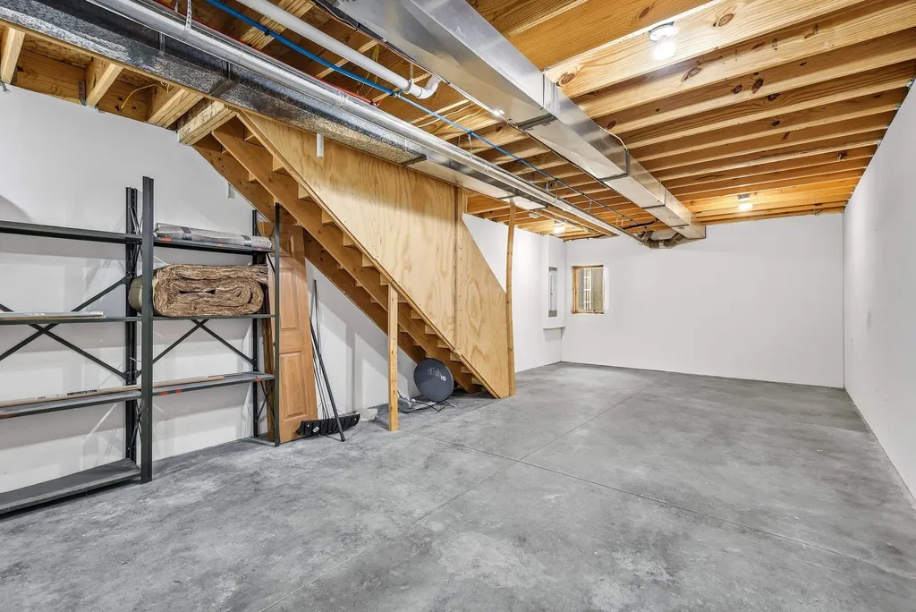 2650 Millstone Dubuque IA 52002