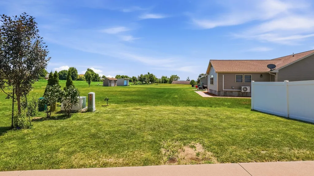 2650 Millstone Dubuque IA 52002