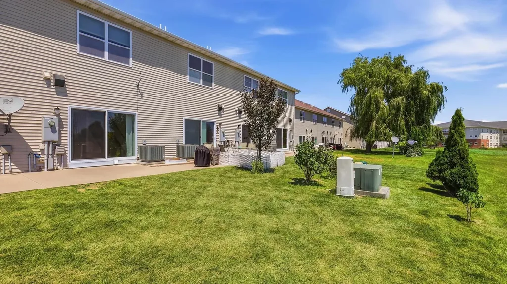 2650 Millstone Dubuque IA 52002