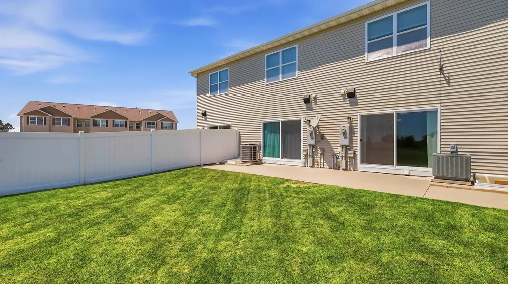 2650 Millstone Dubuque IA 52002