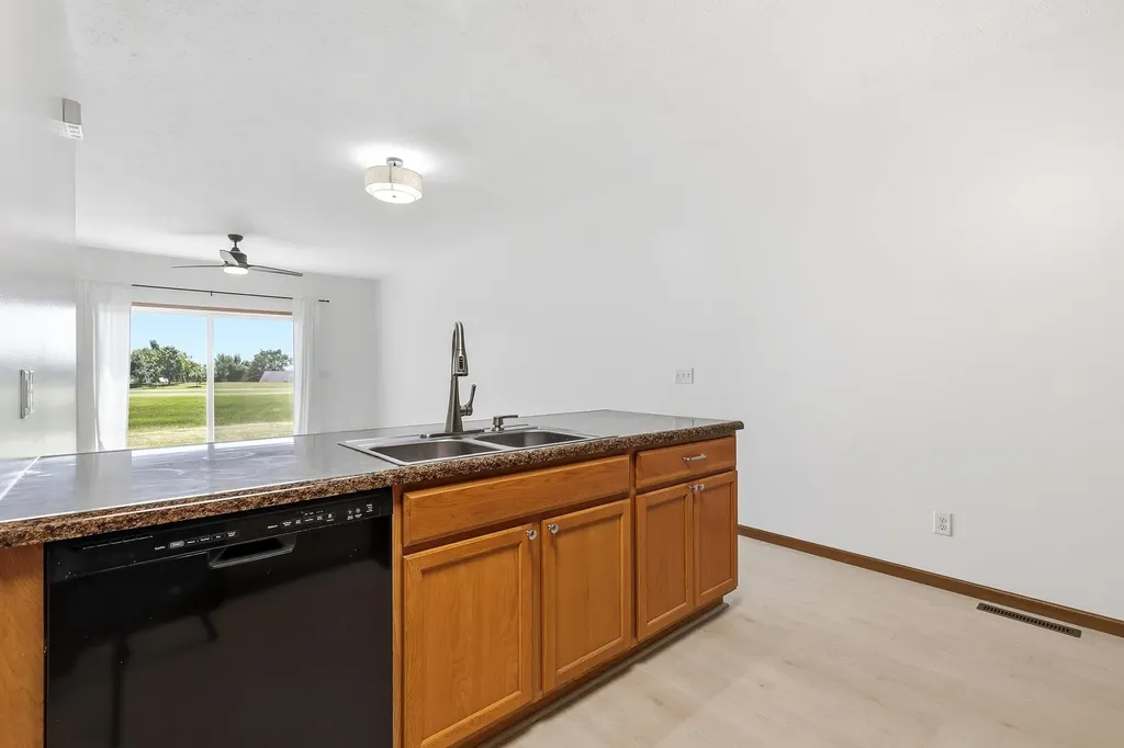 2650 Millstone Dubuque IA 52002