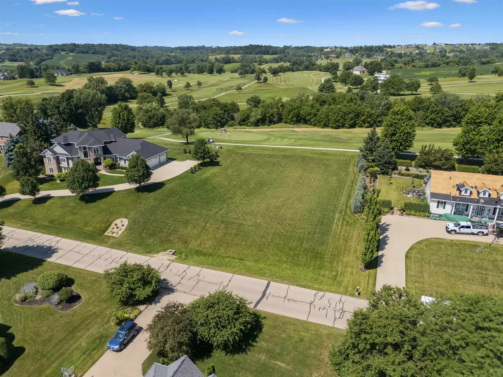 Lot 17 Wedgewood Dubuque IA 52002