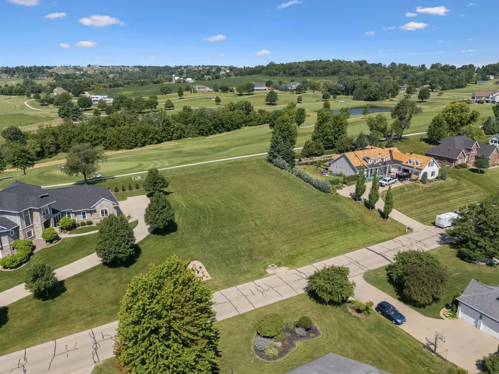 Lot 17 Wedgewood Dubuque IA 52002