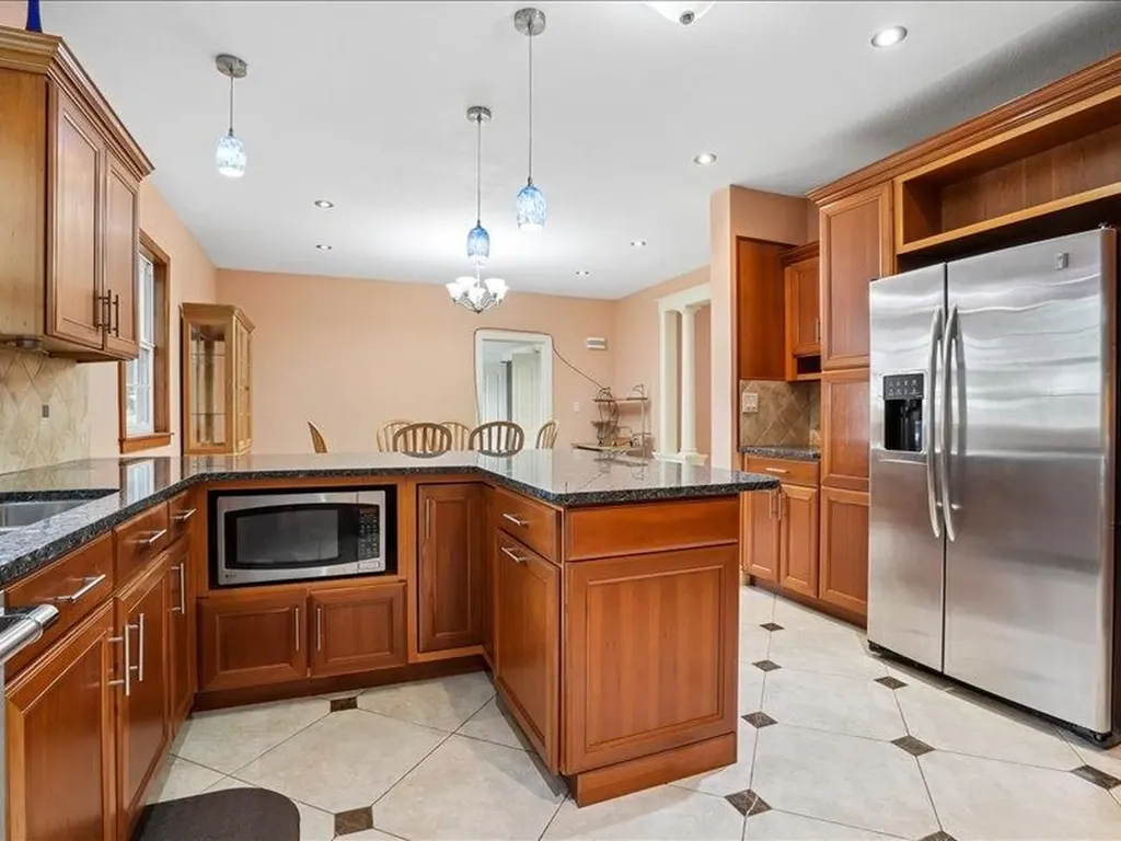 816 SE 2nd Dyersville IA 52040