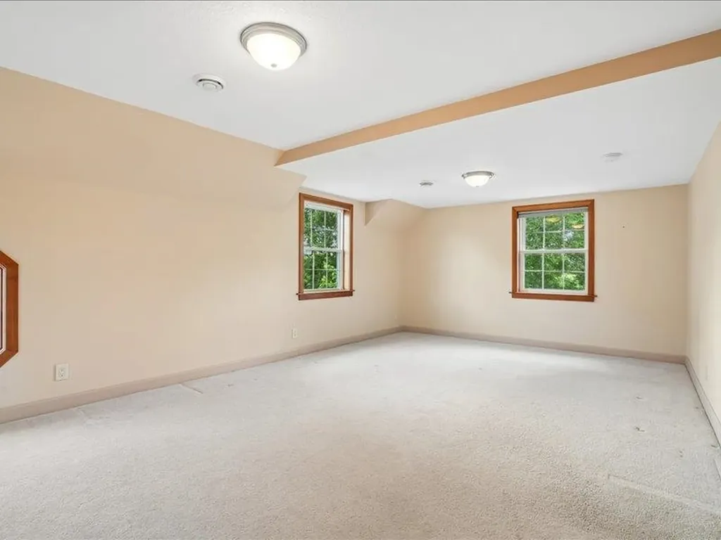 816 SE 2nd Dyersville IA 52040