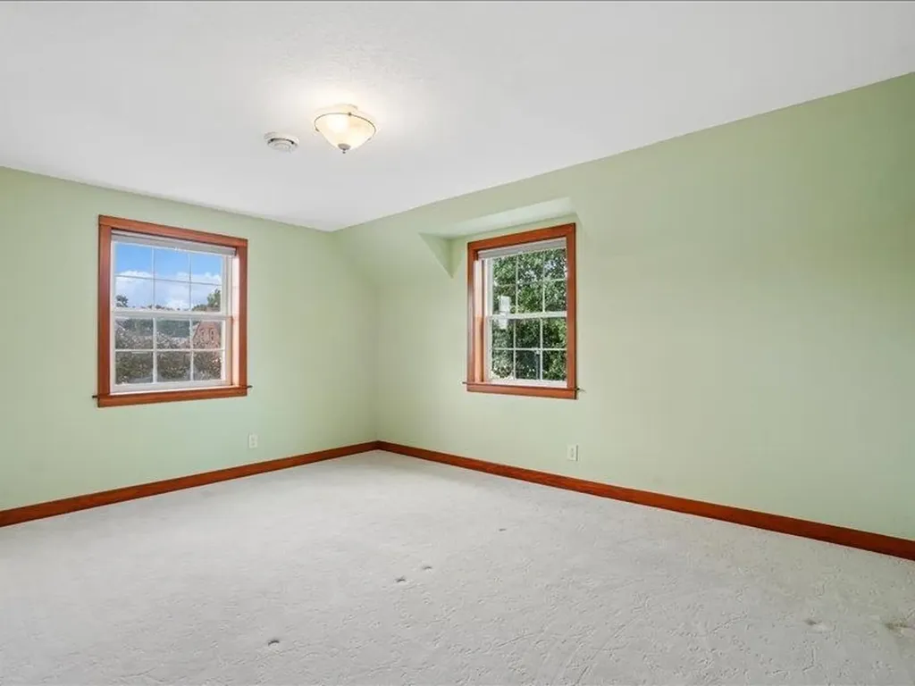 816 SE 2nd Dyersville IA 52040