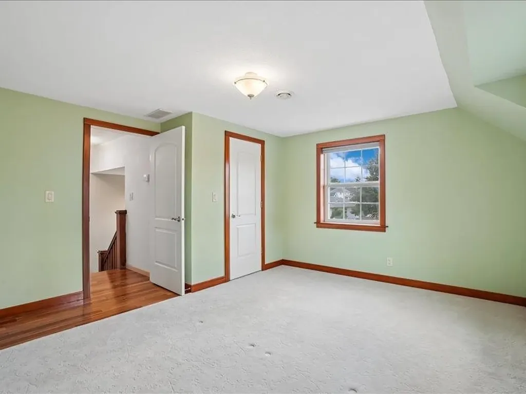 816 SE 2nd Dyersville IA 52040