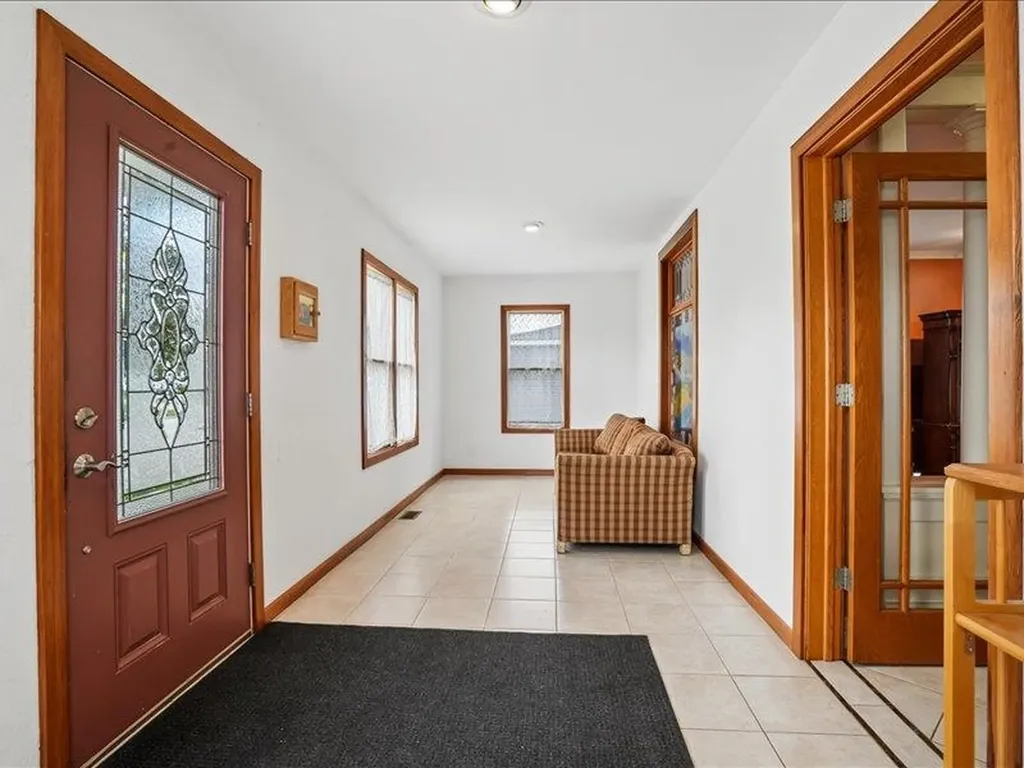 816 SE 2nd Dyersville IA 52040