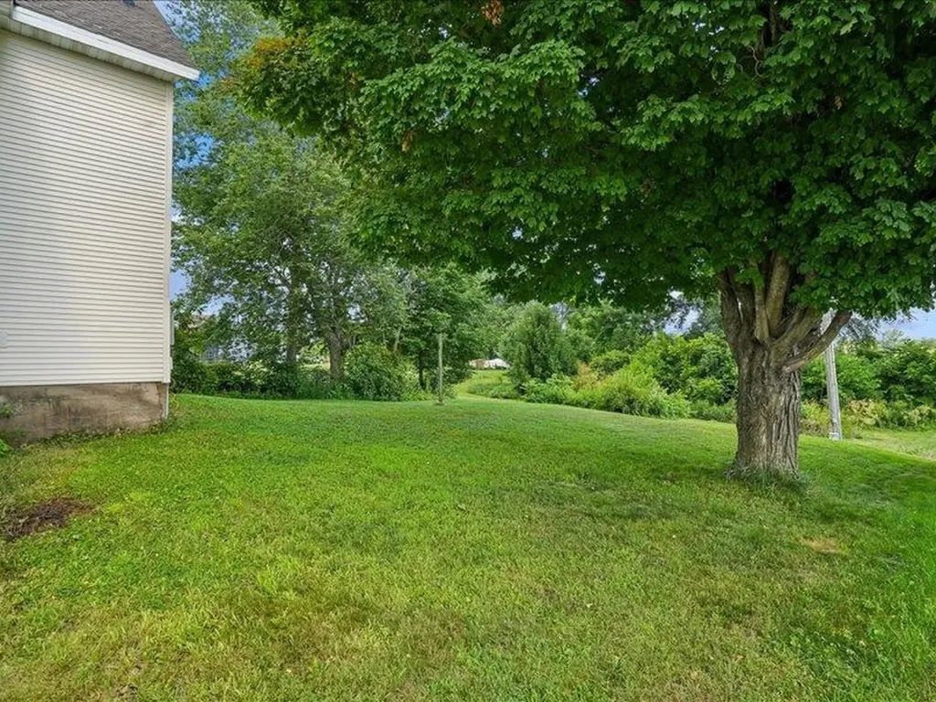 816 SE 2nd Dyersville IA 52040