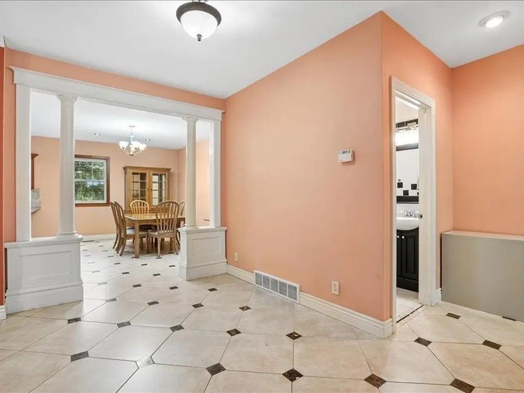 816 SE 2nd Dyersville IA 52040