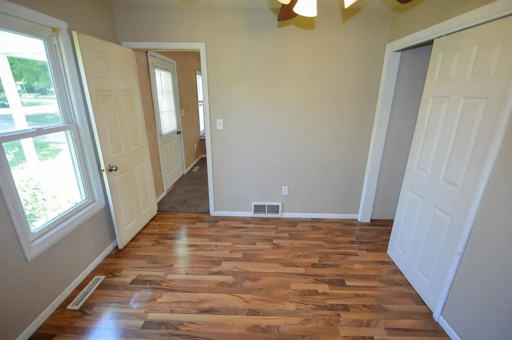 110 Grant Ryan IA 52330