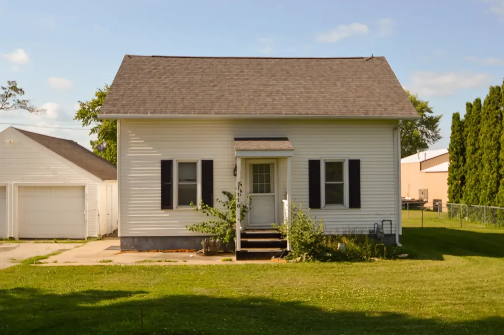 110 Grant Ryan IA 52330