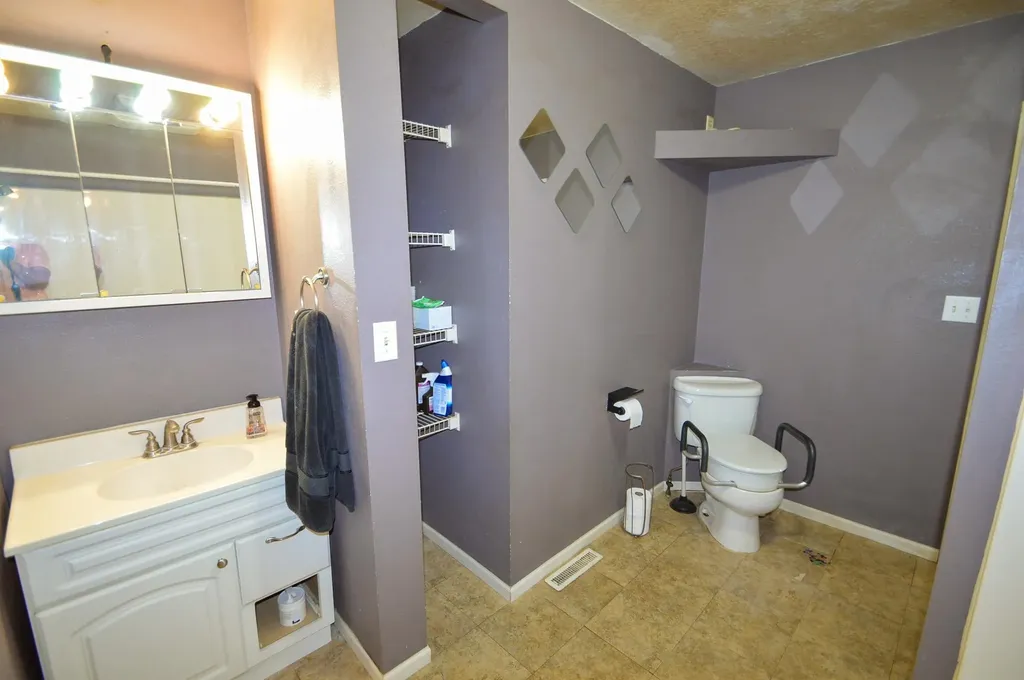 110 Grant Ryan IA 52330