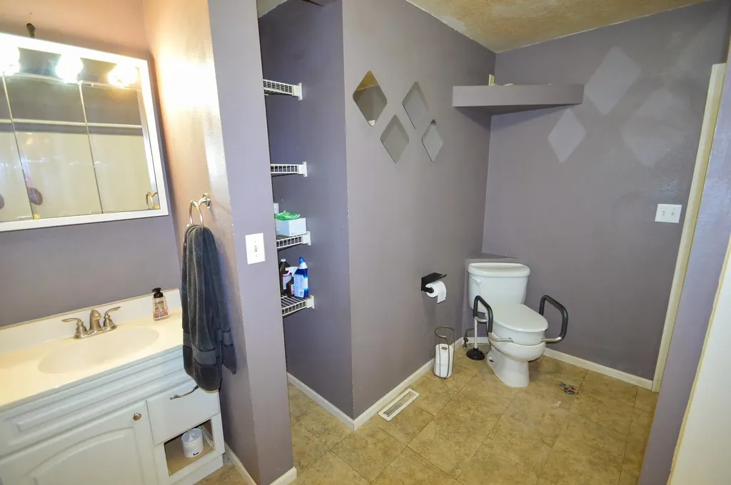 110 Grant Ryan IA 52330