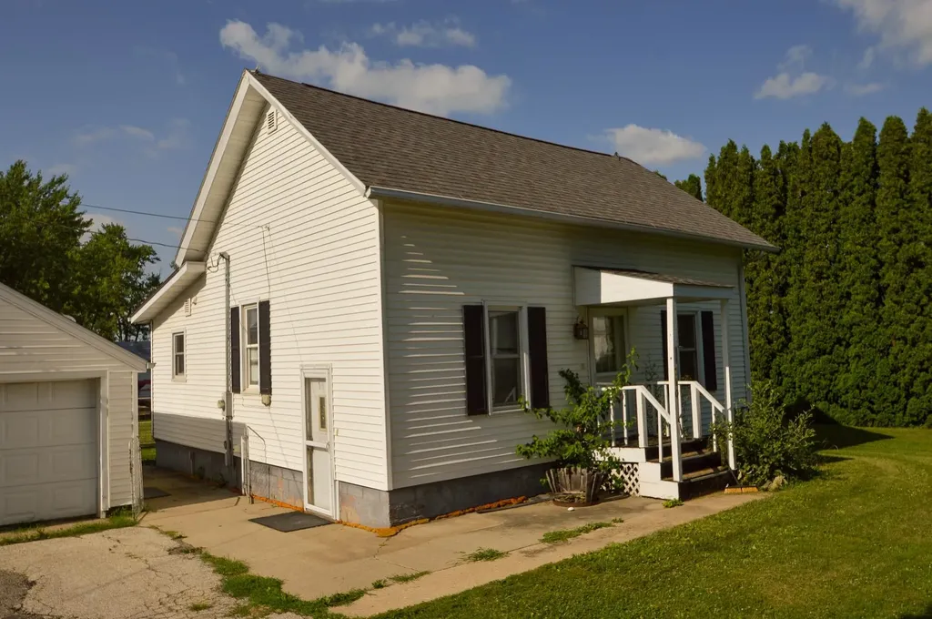 110 Grant Ryan IA 52330