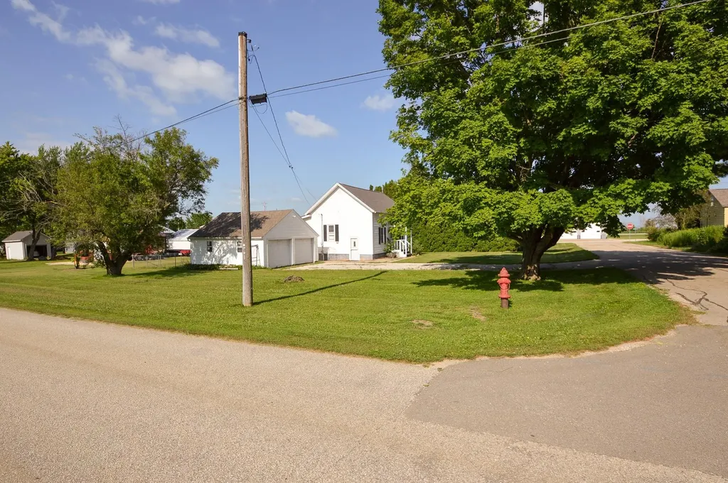 110 Grant Ryan IA 52330