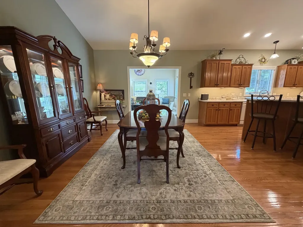 2414 Spruce Wood Dubuque IA 52002