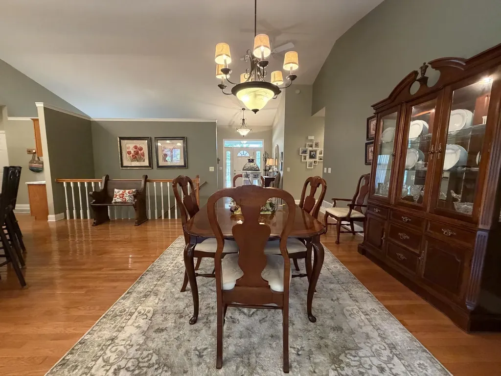2414 Spruce Wood Dubuque IA 52002