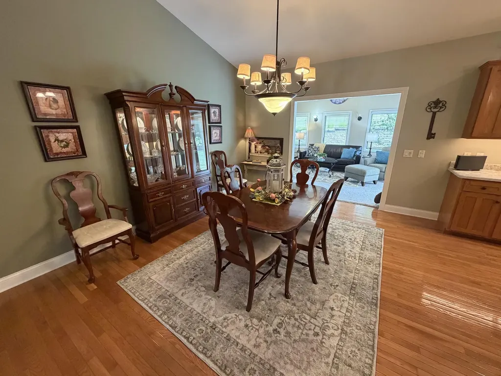 2414 Spruce Wood Dubuque IA 52002