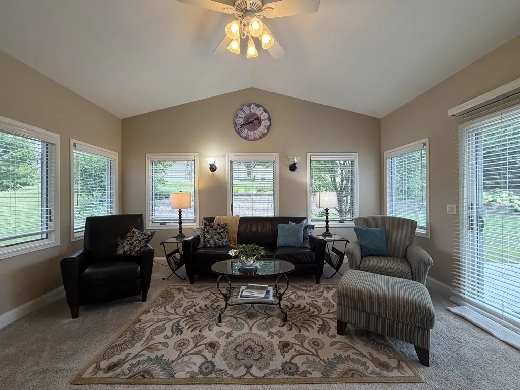 2414 Spruce Wood Dubuque IA 52002