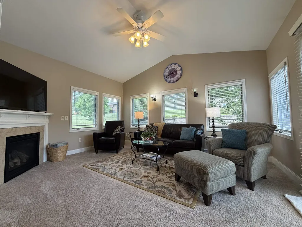 2414 Spruce Wood Dubuque IA 52002