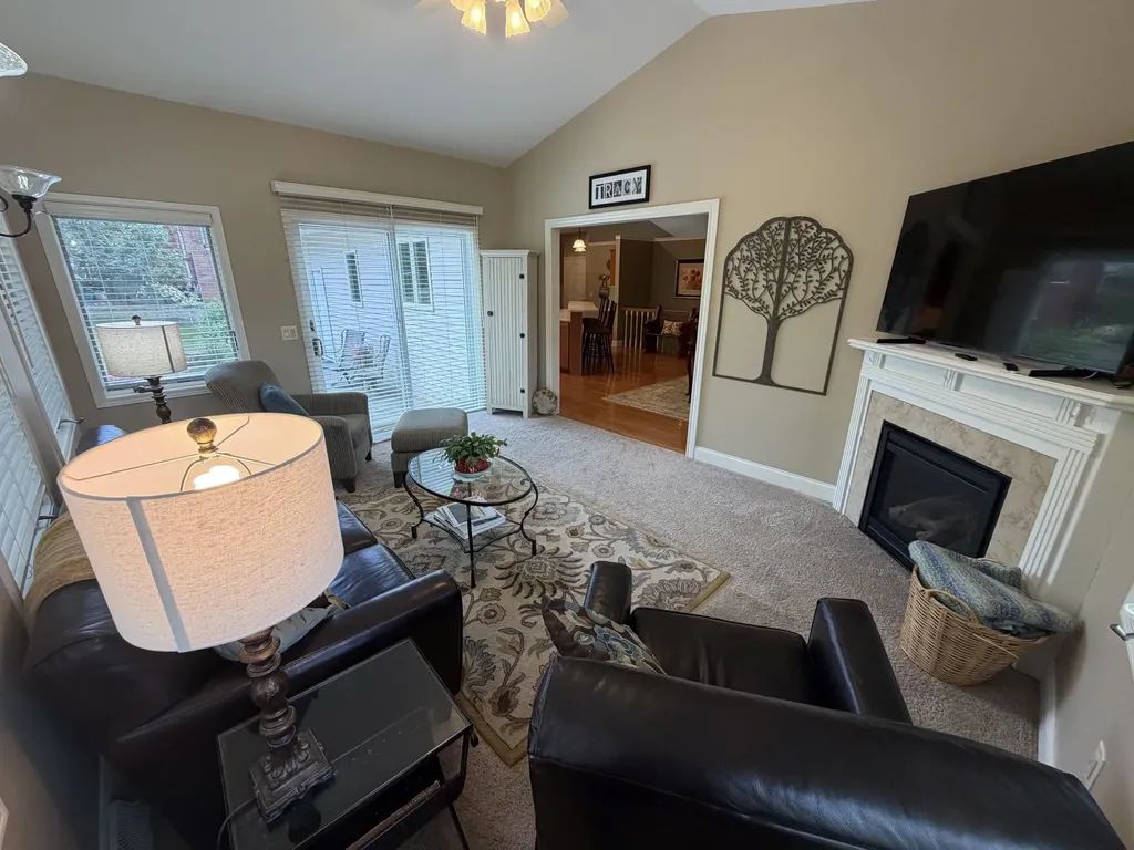 2414 Spruce Wood Dubuque IA 52002