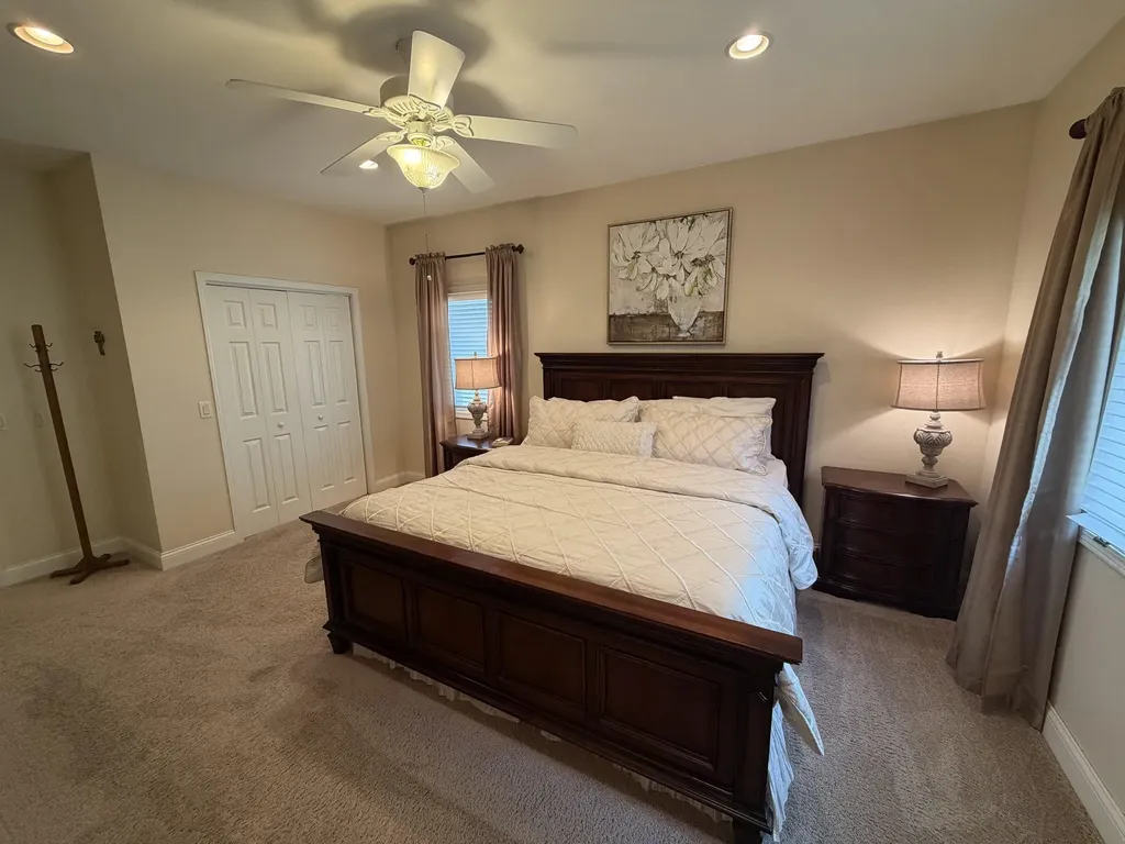 2414 Spruce Wood Dubuque IA 52002