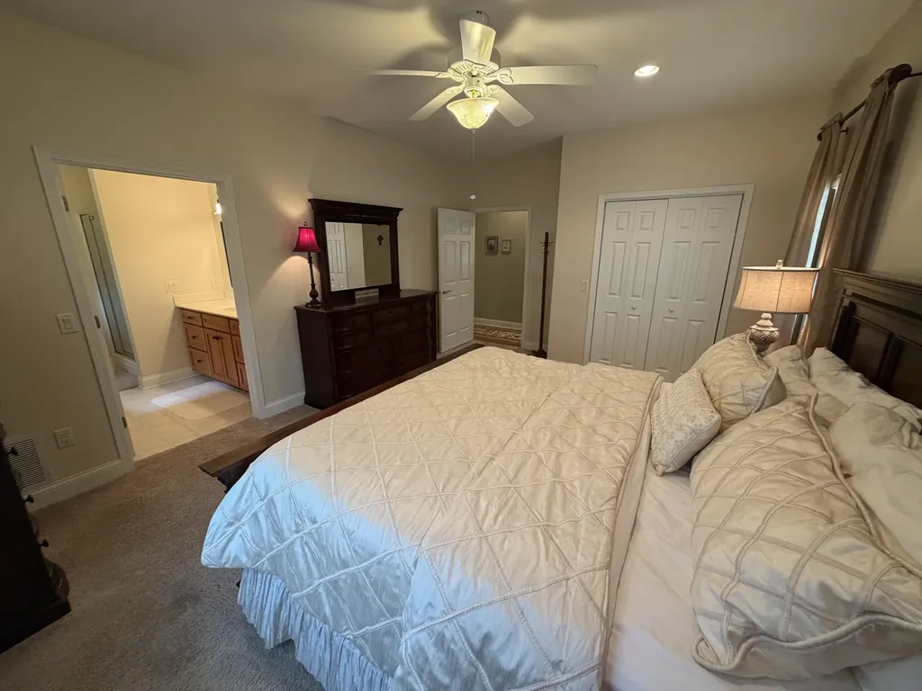 2414 Spruce Wood Dubuque IA 52002