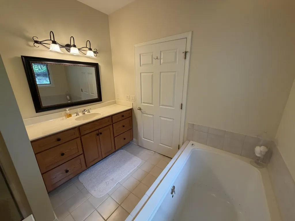 2414 Spruce Wood Dubuque IA 52002