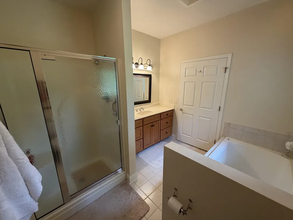 2414 Spruce Wood Dubuque IA 52002