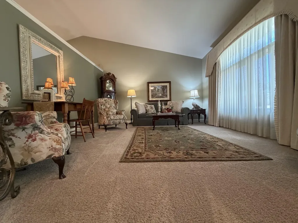 2414 Spruce Wood Dubuque IA 52002