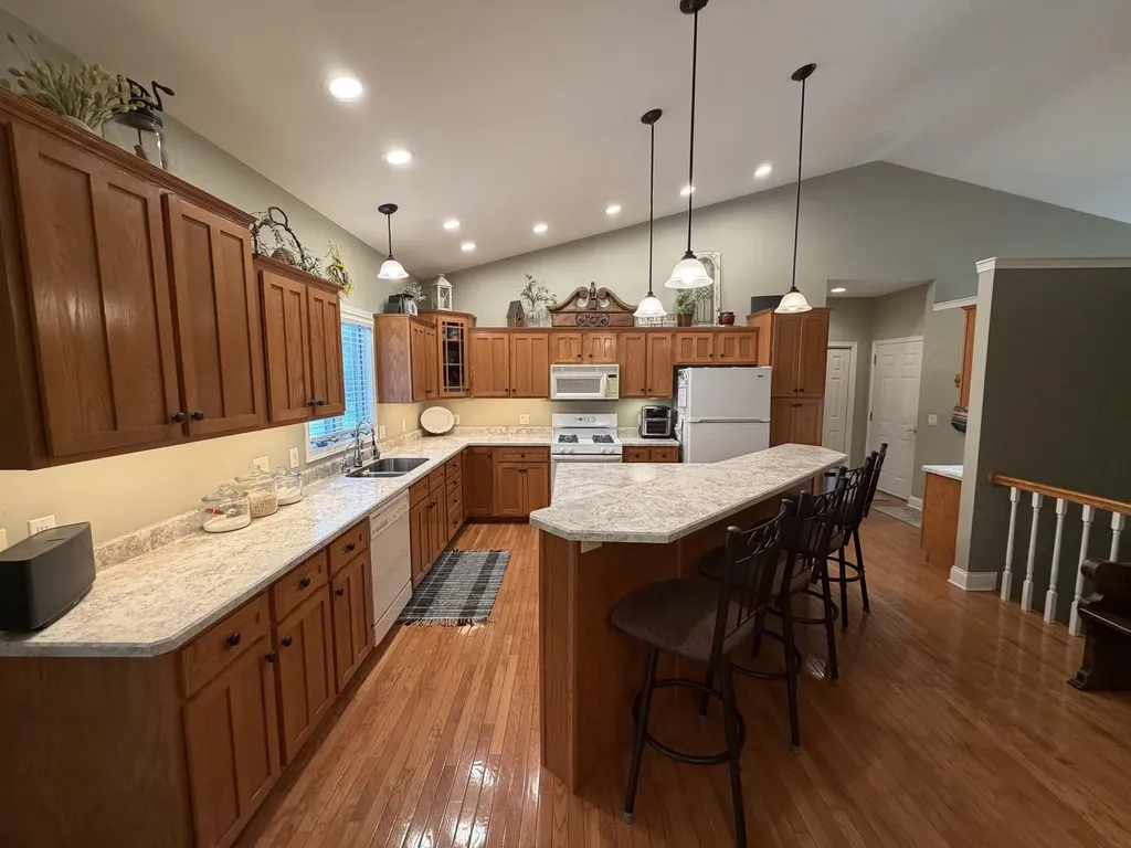 2414 Spruce Wood Dubuque IA 52002