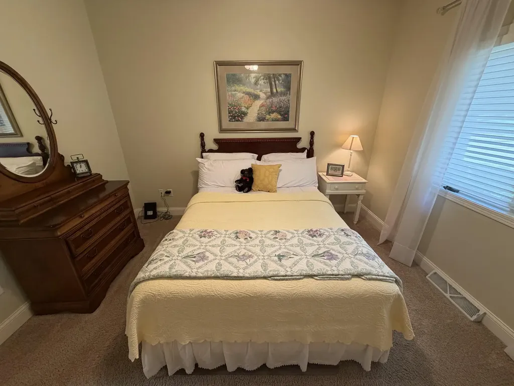 2414 Spruce Wood Dubuque IA 52002