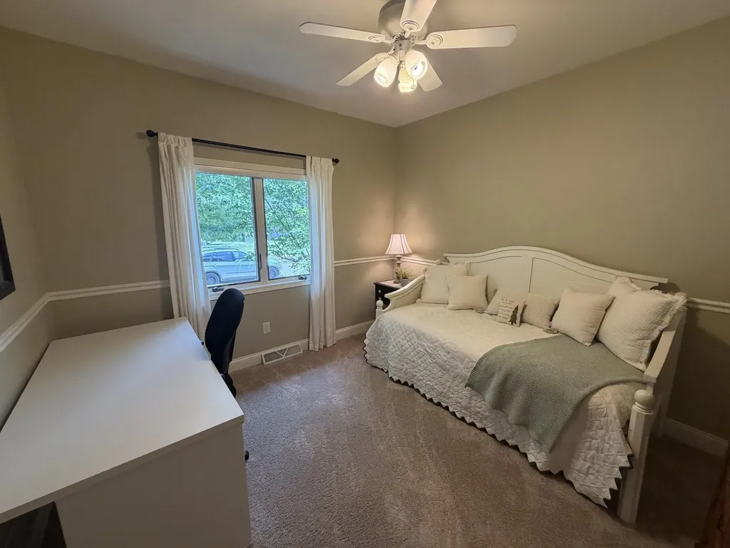 2414 Spruce Wood Dubuque IA 52002