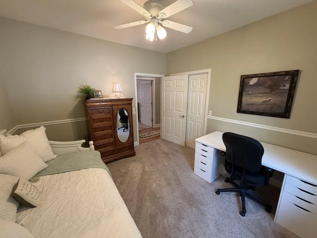 2414 Spruce Wood Dubuque IA 52002