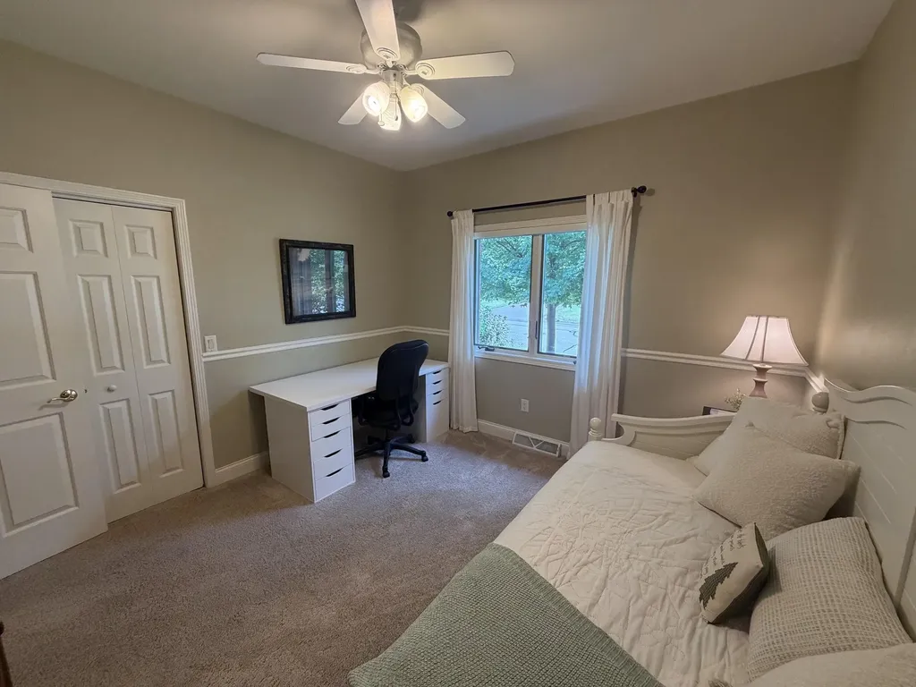 2414 Spruce Wood Dubuque IA 52002