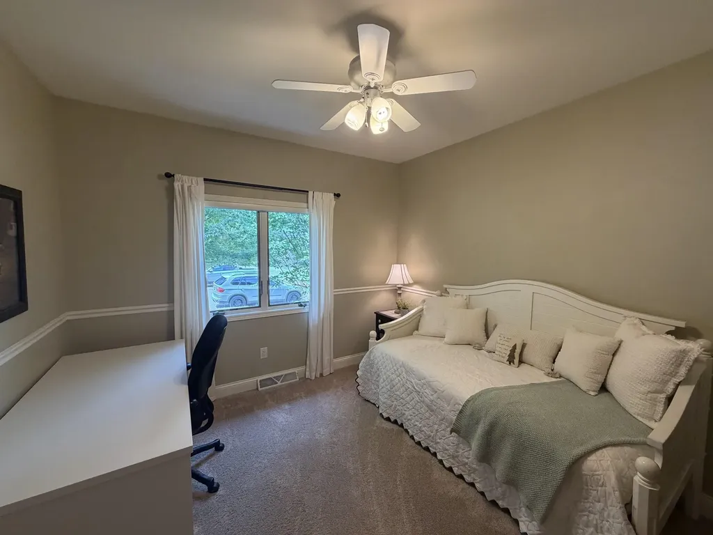2414 Spruce Wood Dubuque IA 52002
