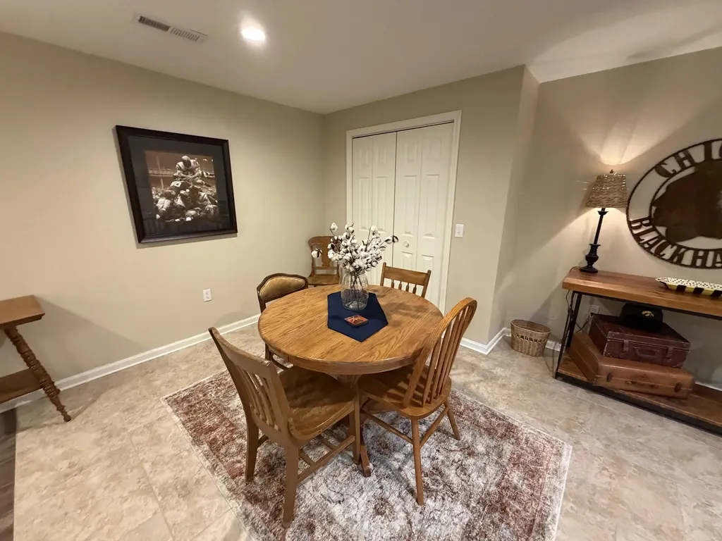 2414 Spruce Wood Dubuque IA 52002