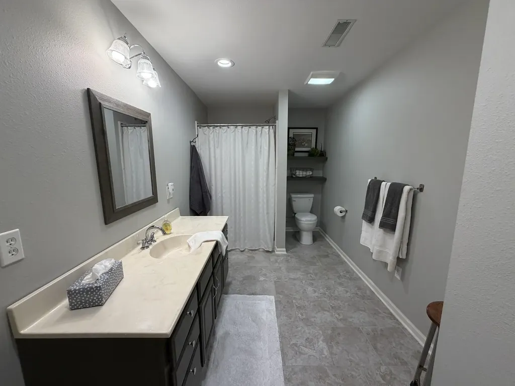 2414 Spruce Wood Dubuque IA 52002