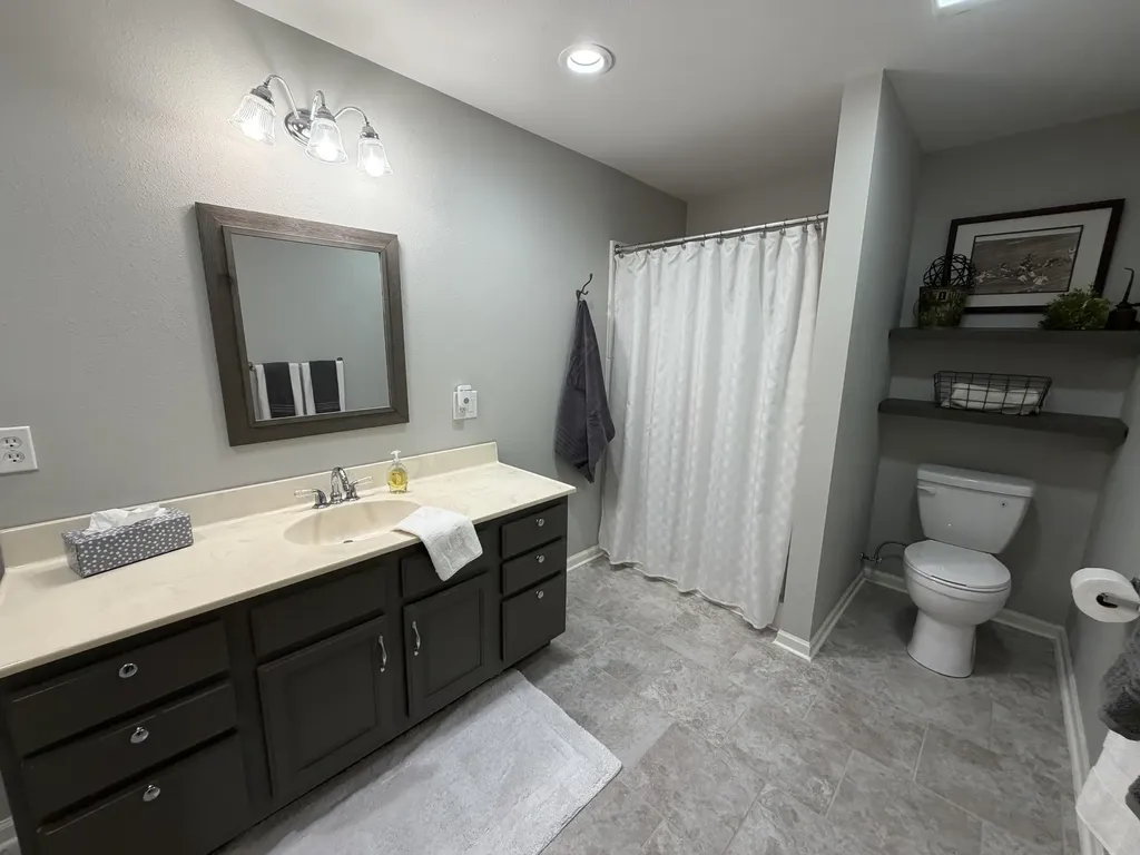 2414 Spruce Wood Dubuque IA 52002